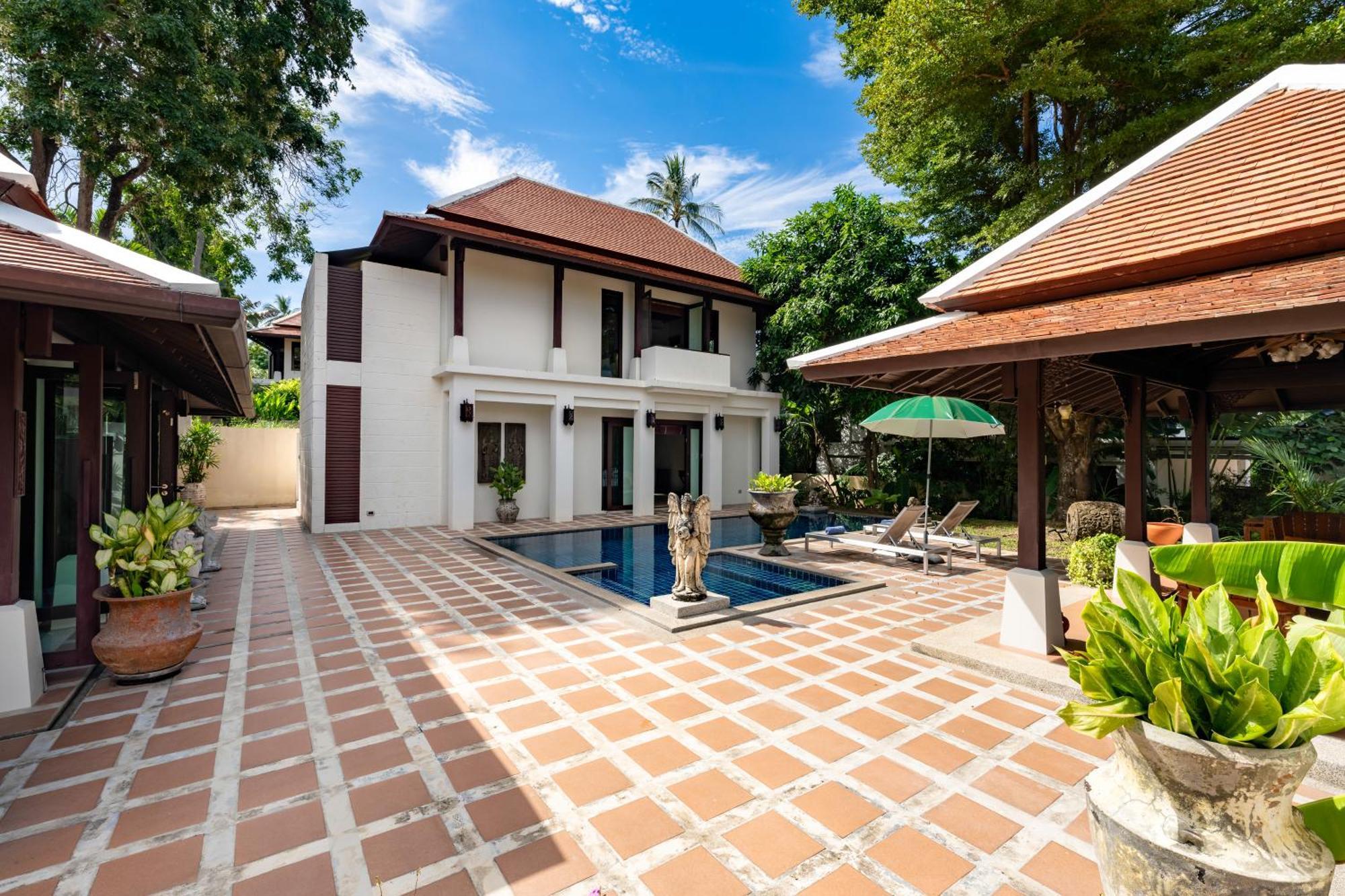 Buoyant Forest Villa *